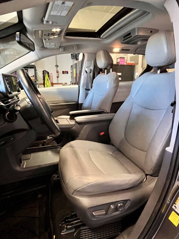 2021 Toyota Sienna XLE 7-Passenger