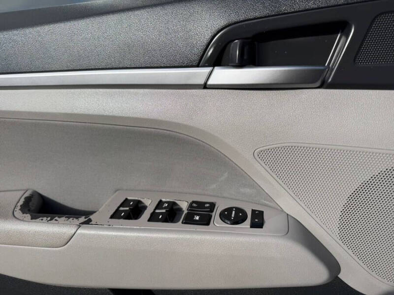 2019 Hyundai Elantra