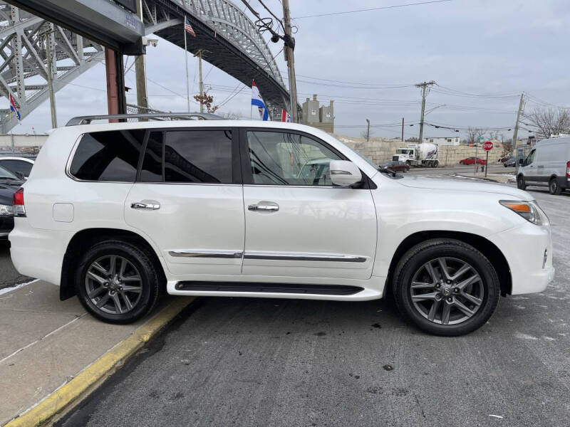 2015 Lexus LX 570