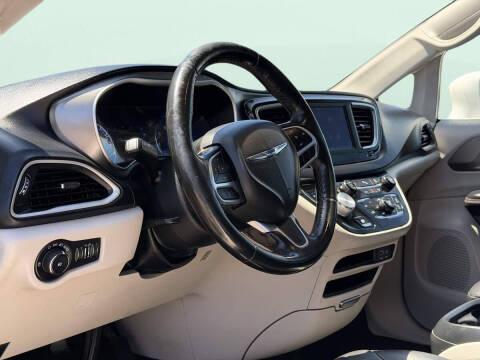 2020 Chrysler Pacifica Touring L