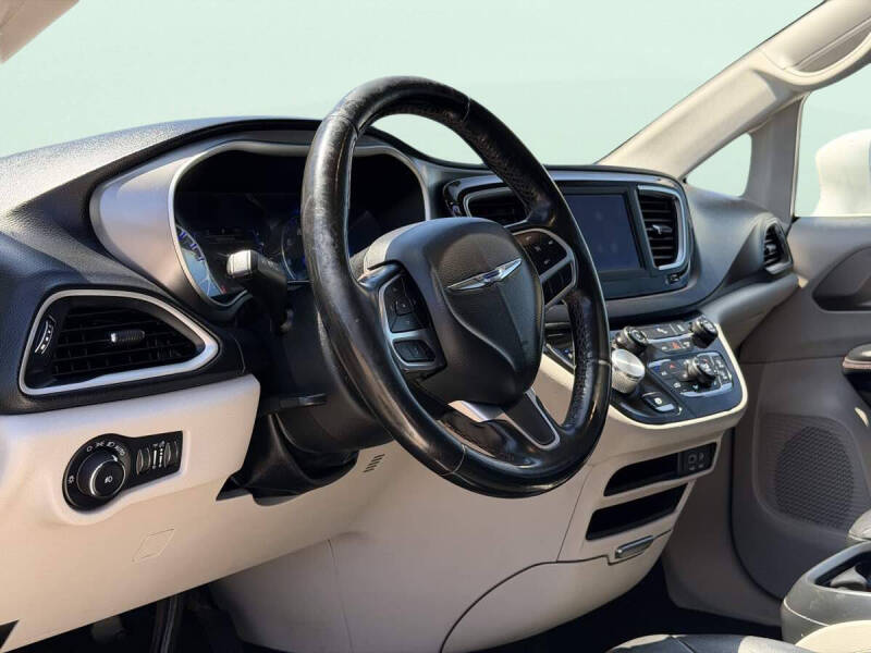 2020 Chrysler Pacifica Touring L