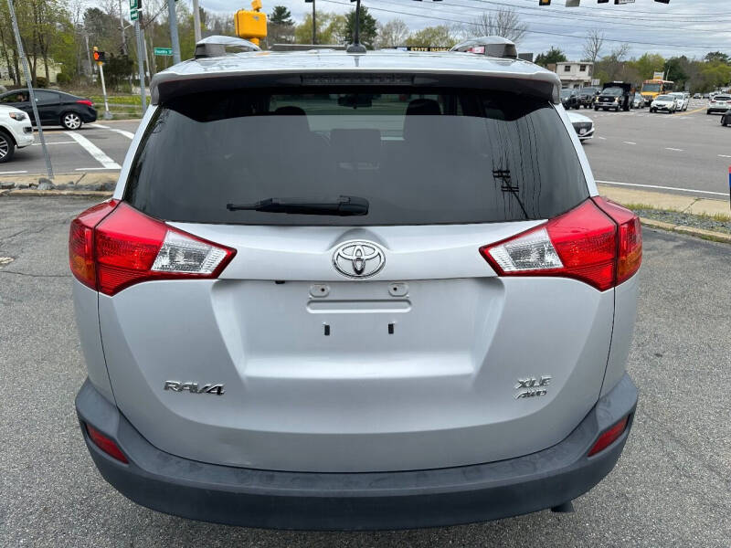 2014 Toyota RAV4 XLE photo 3