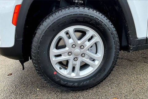 2025 Jeep Grand Cherokee Laredo