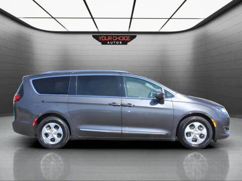 2017 Chrysler Pacifica Touring-L Plus