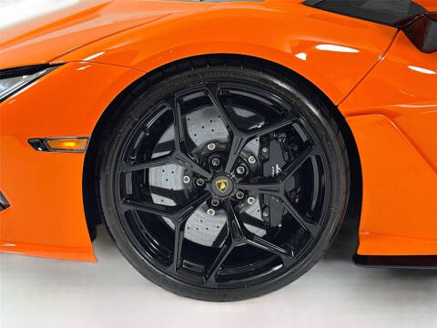 2024 Lamborghini Revuelto