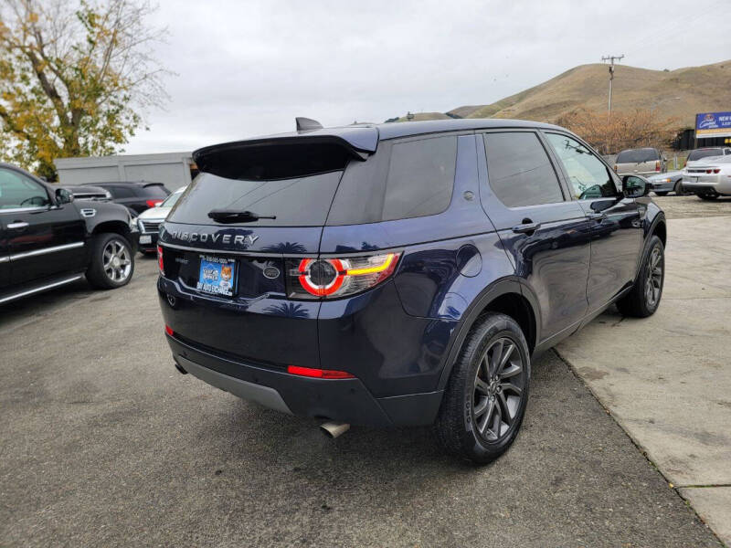 2017 Land Rover Discovery Sport SE photo 6