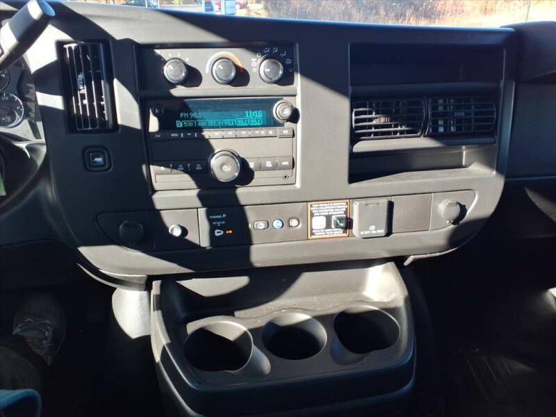 2025 Chevrolet Express 3500