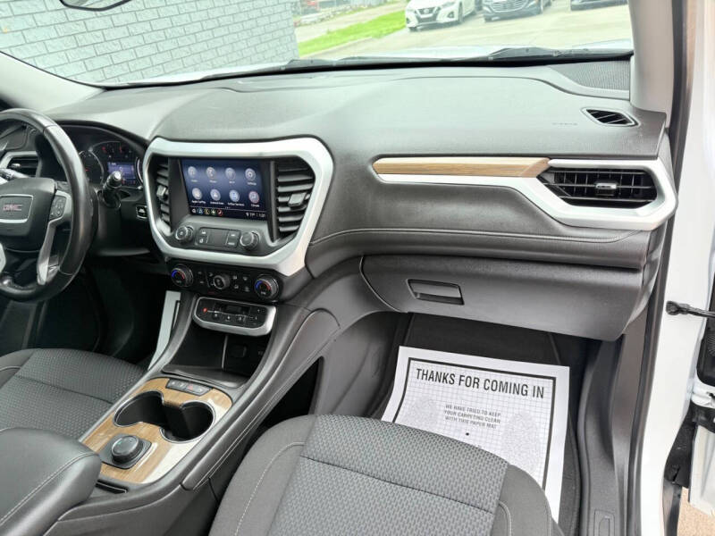 2020 GMC Acadia SLE