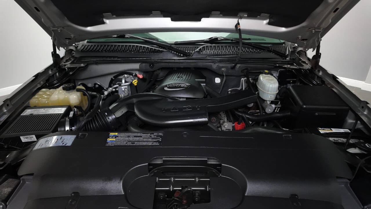 2004 Chevrolet Avalanche 47
