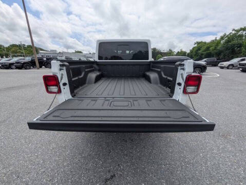 2025 Jeep Gladiator High Tide