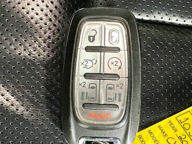 2024 Chrysler Pacifica Plug-In Hybrid Select