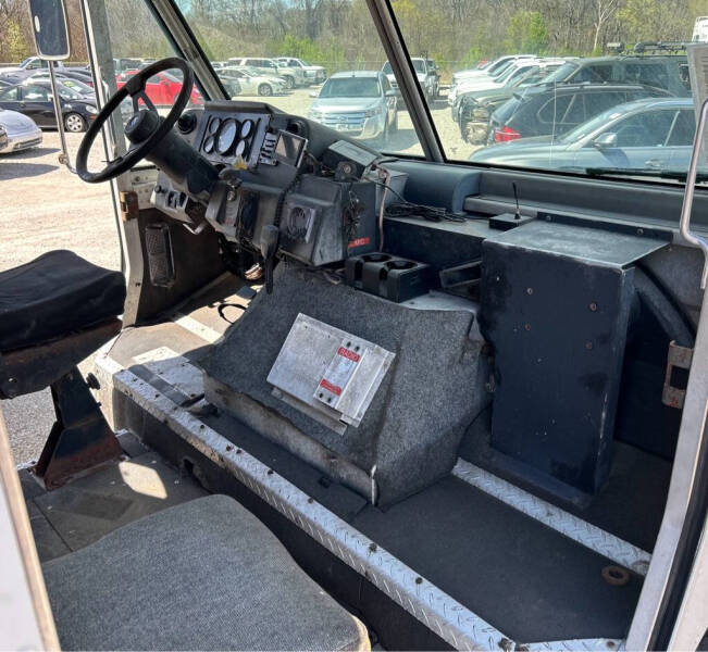 1997 Freightliner MT45 Chassis