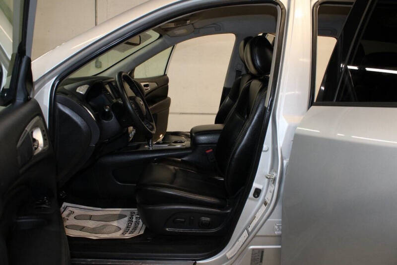 2020 Nissan Pathfinder SL