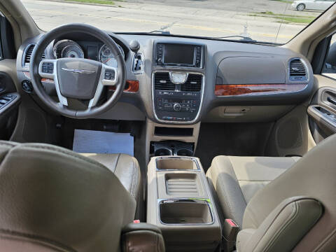 2015 Chrysler Town and Country Touring