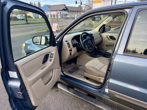 2005 Ford Escape XLS