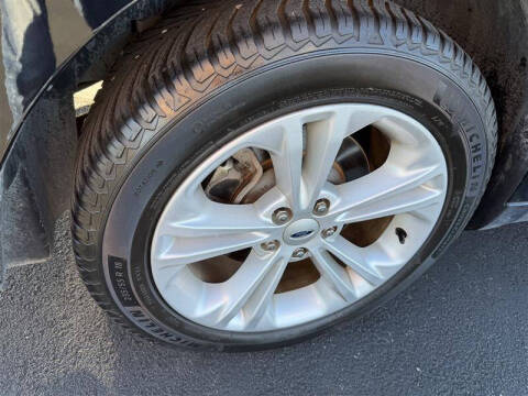 2018 Ford Taurus SEL