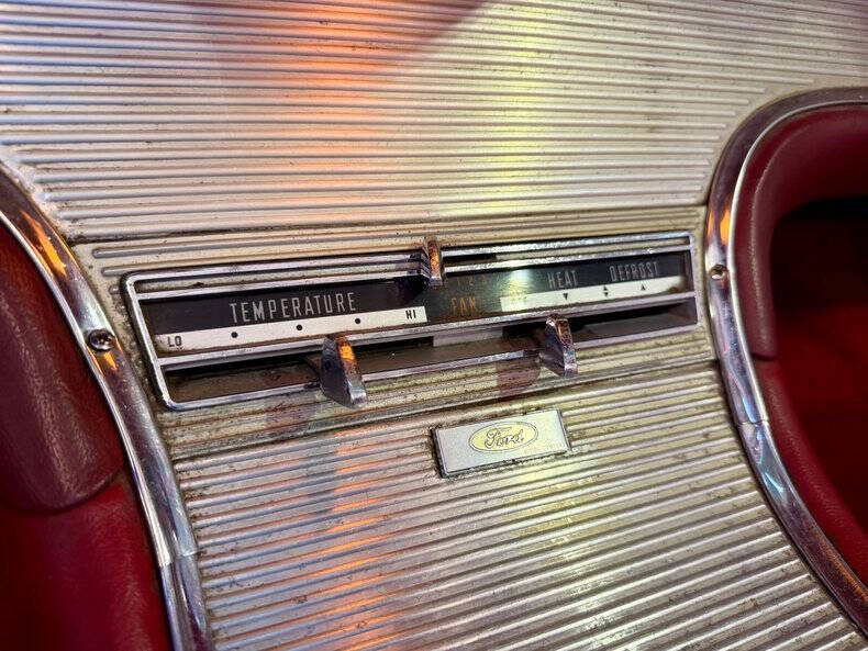 1962 Ford Thunderbird