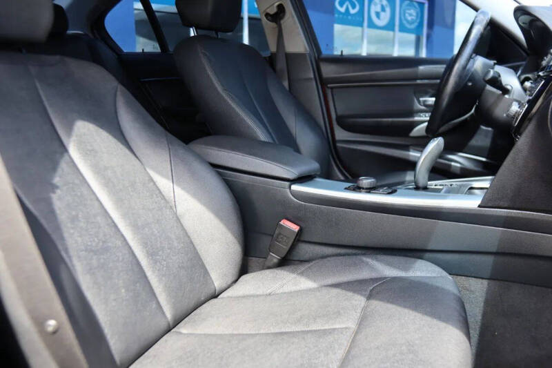 2018 BMW 3 Series 320i