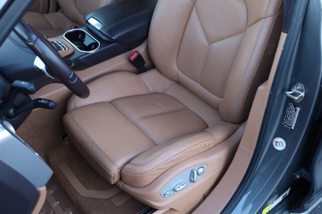 2014 Porsche Cayenne GTS