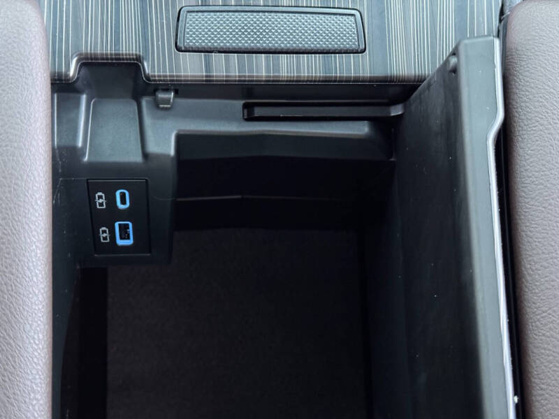 2024 Toyota Sienna Platinum 7-Passenger