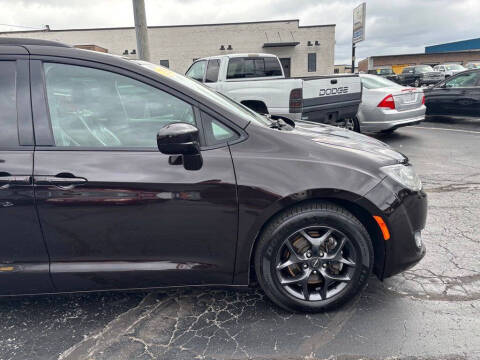2018 Chrysler Pacifica Touring L