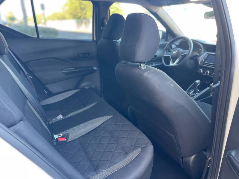 2023 Nissan Kicks SV