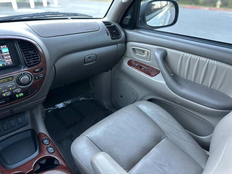 2005 Toyota Sequoia Limited