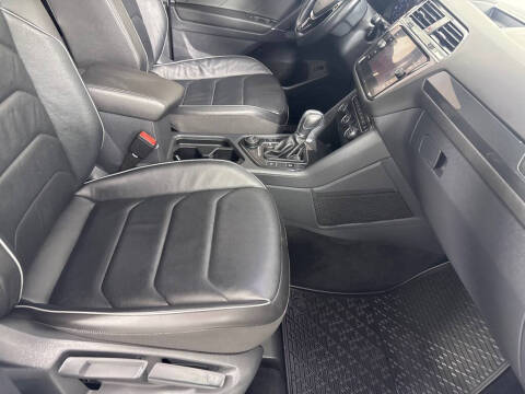 2018 Volkswagen Tiguan 2.0T SEL Premium 4Motion