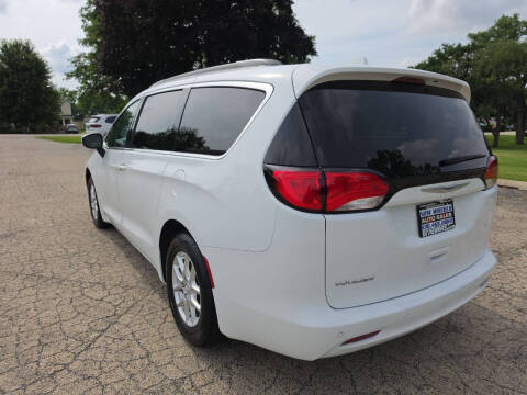 2020 Chrysler Voyager LX