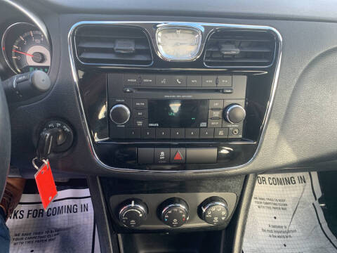 2013 Chrysler 200 Touring