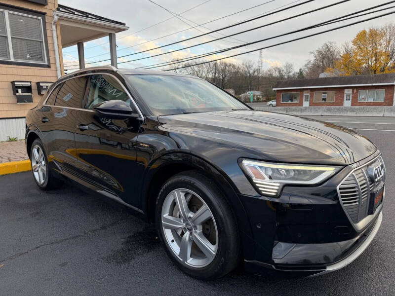 2019 Audi e-tron quattro Prestige