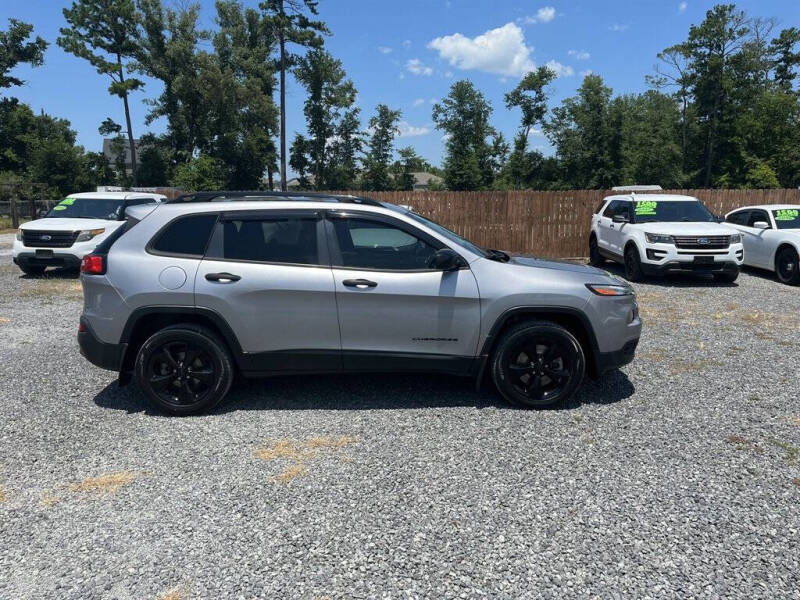 2016 Jeep Cherokee Sport