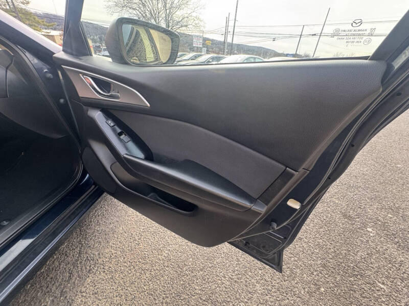 2017 Mazda MAZDA3 Sport