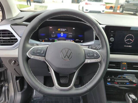 2025 Volkswagen Taos SE