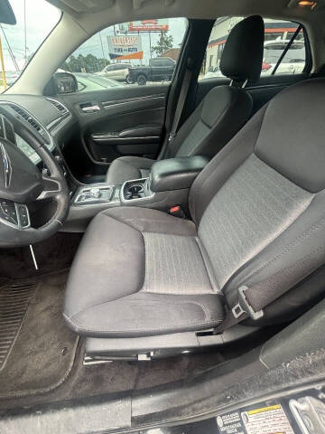 2018 Chrysler 300 Touring