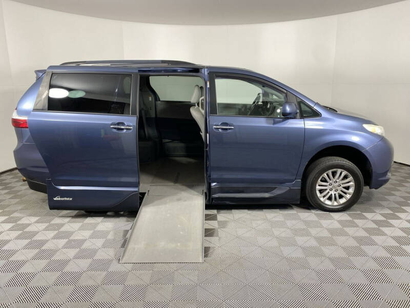 Used 2016 Toyota Sienna XLE with VIN 5TDYK3DC5GS703149 for sale in Tucker, GA