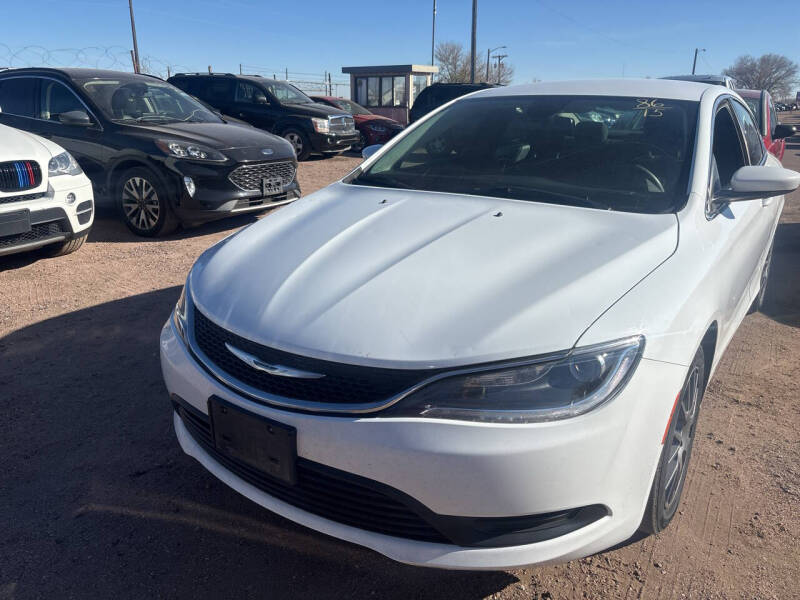 2015 Chrysler 200 LX's photo