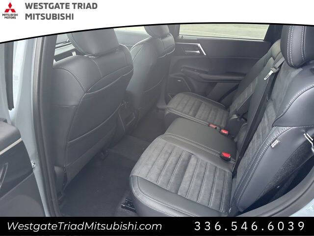 2026 Mitsubishi Outlander SE