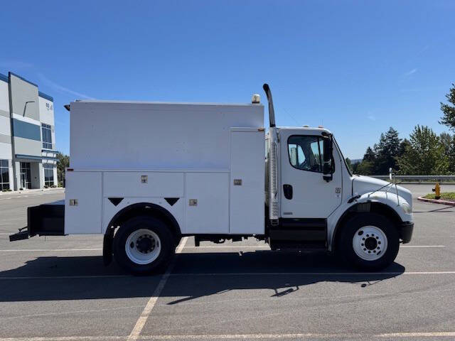 2011 Freightliner M2 106