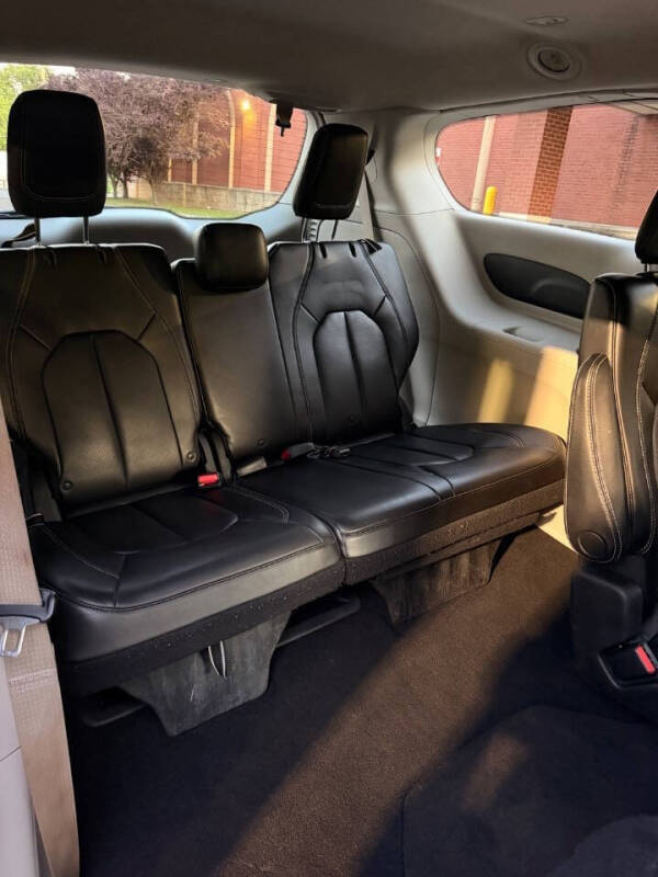 2020 Chrysler Voyager LXi
