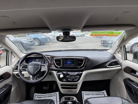 2020 Chrysler Voyager LXi