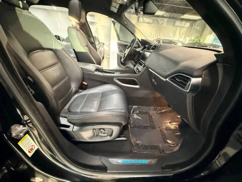 2019 Jaguar F-PACE 30t Prestige