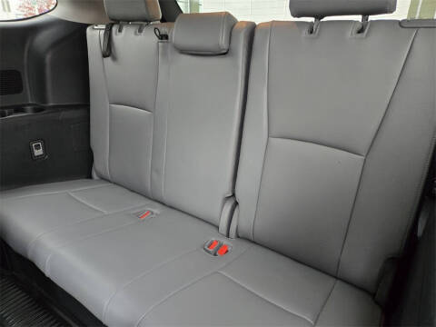 2023 Toyota Highlander Hybrid Platinum