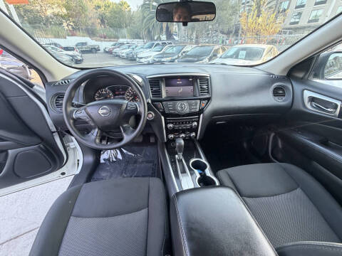 2020 Nissan Pathfinder S