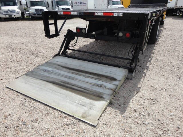 2013 Freightliner M2 106