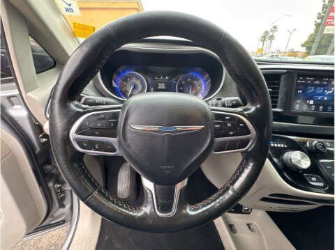 2020 Chrysler Pacifica Touring L