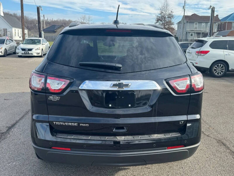 2017 Chevrolet Traverse LT