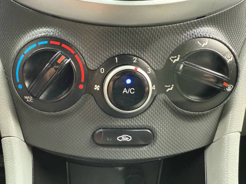 2017 Hyundai Accent Value Edition