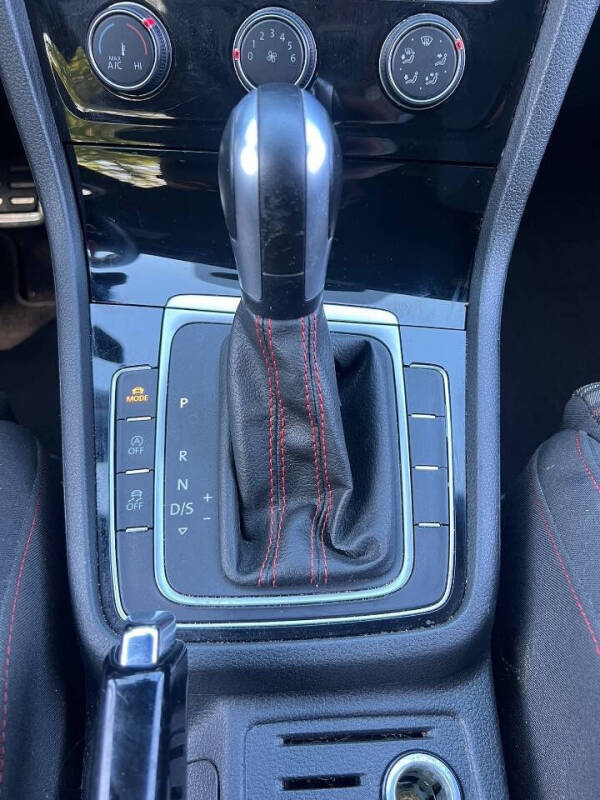 2020 Volkswagen Golf GTI S