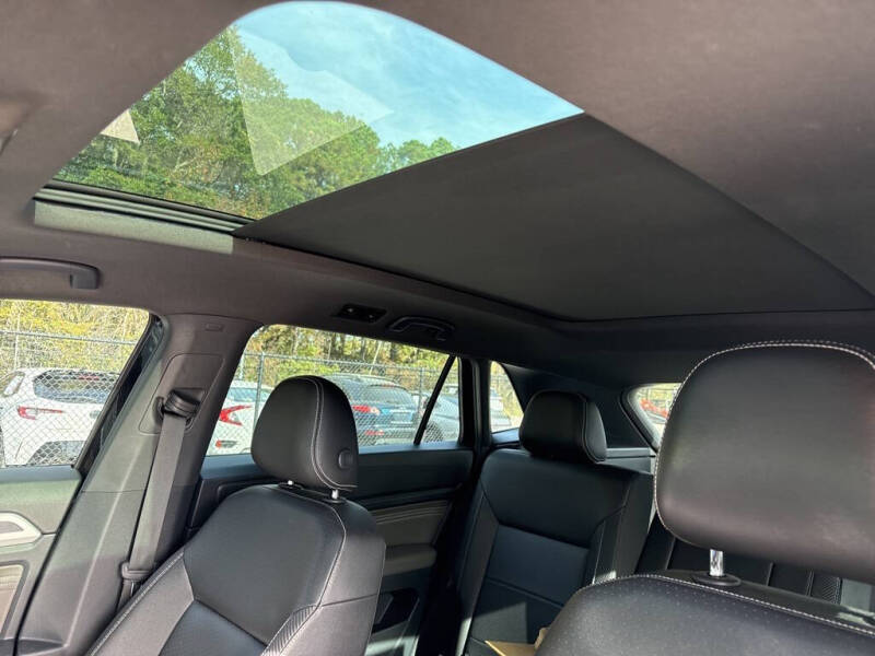 2021 Volkswagen Atlas Cross Sport V6 SE R-Line